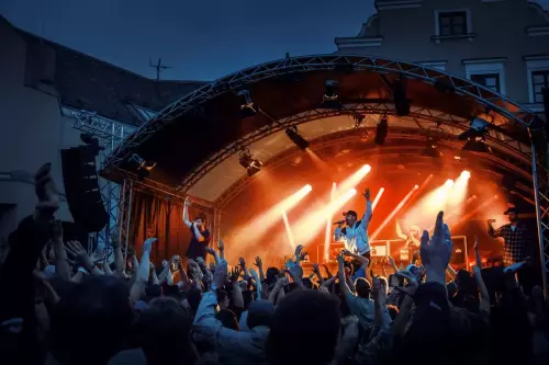 Fünf Sterne Deluxe | 2018